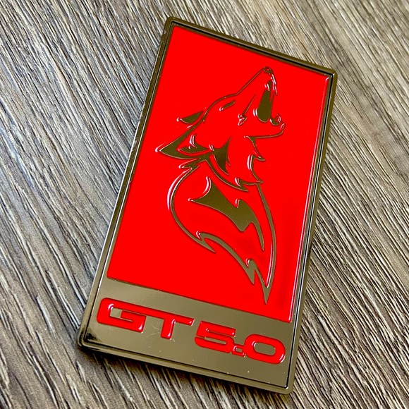 NWOT Mustang Coyote Badge Emblem - Picture 1 of 4
